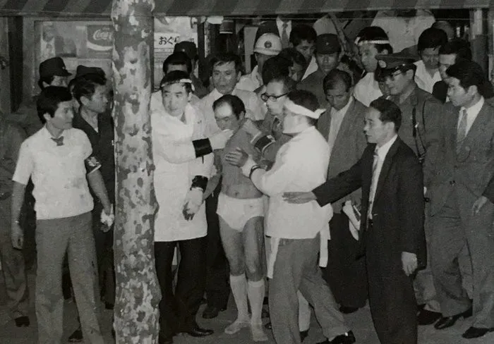 Arrestation dans la rue du meurtrier de la rue fukagawa